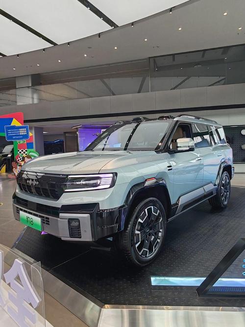 成都227比亚迪方程豹硬派越野的爆款，英菲尼迪35周年与你共成长